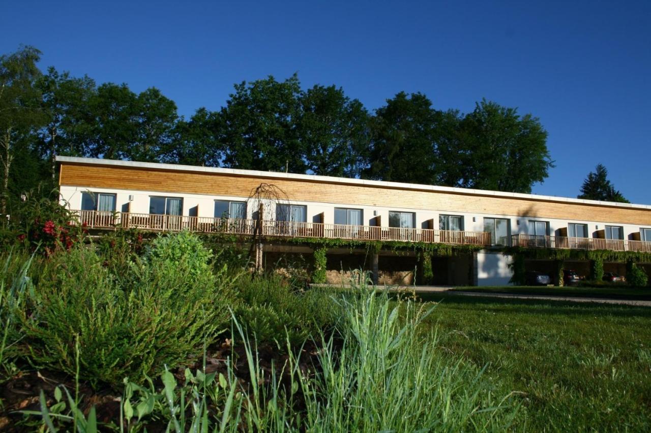 Logis Hotel Du Lac Neuvic  Zimmer foto
